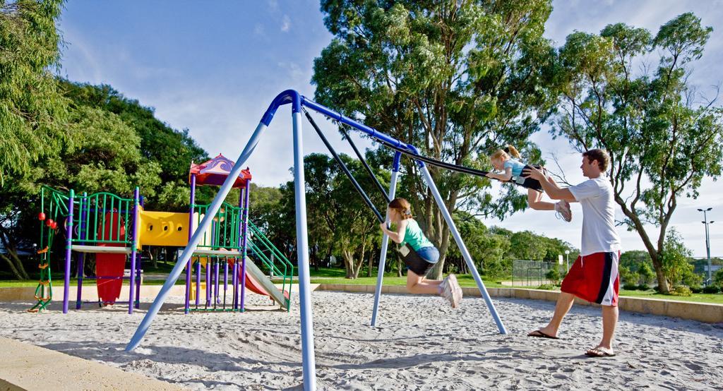 Broadwater Resort Wa Tourism Awards 2024 Gold Winner バッセルトン エクステリア 写真